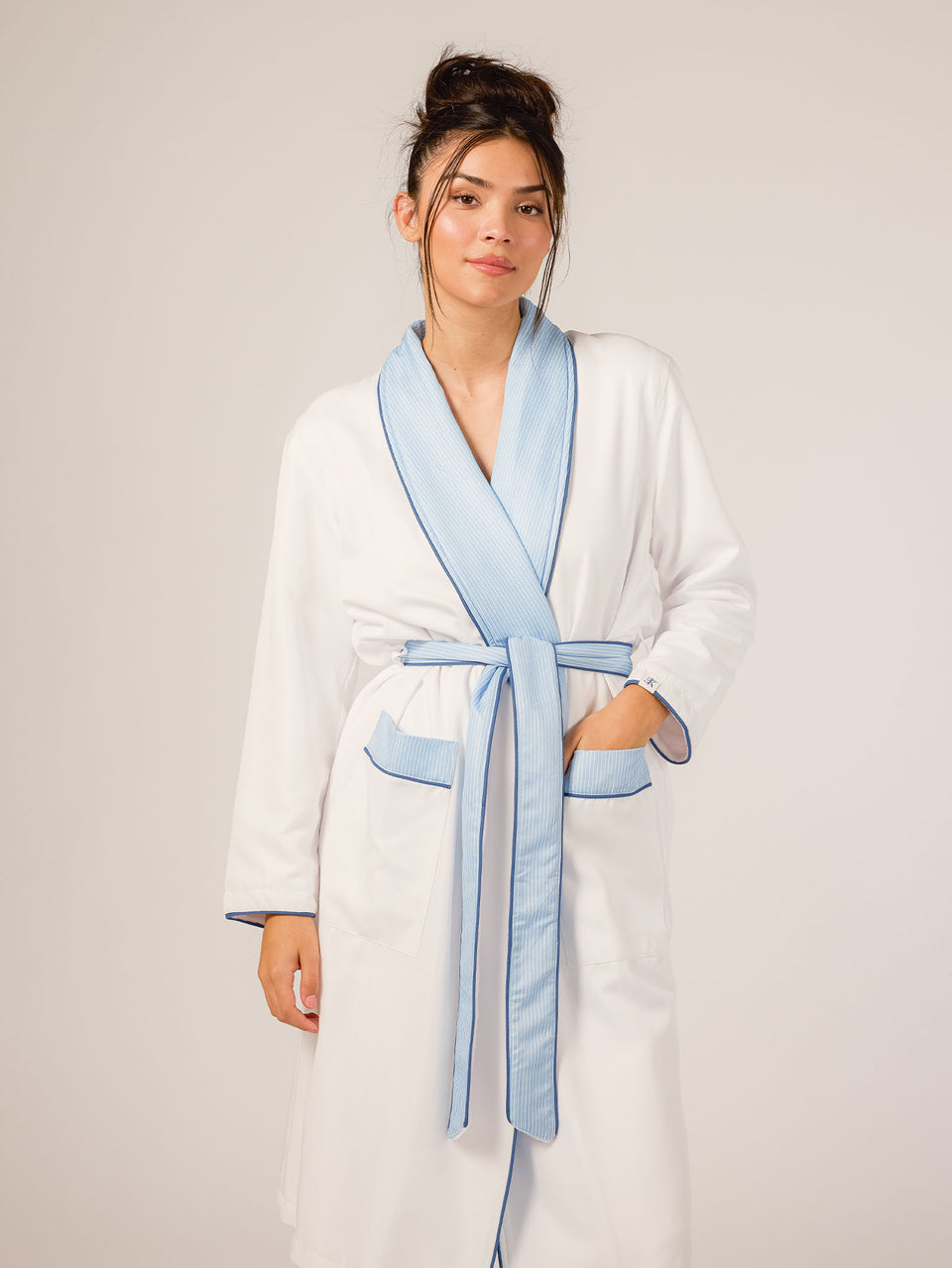 Klexter Robe Leona Reversible Micro-Fiber Robe (Glacier) – Keleigh Teller